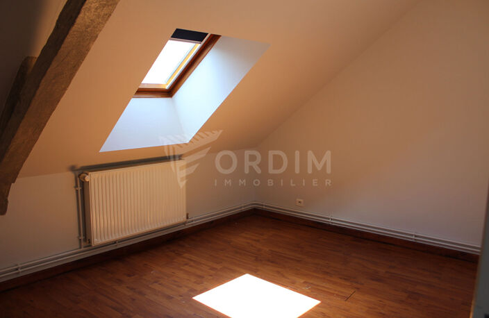 AUXERRE, appartement F2 dans petit immeuble — photo 3