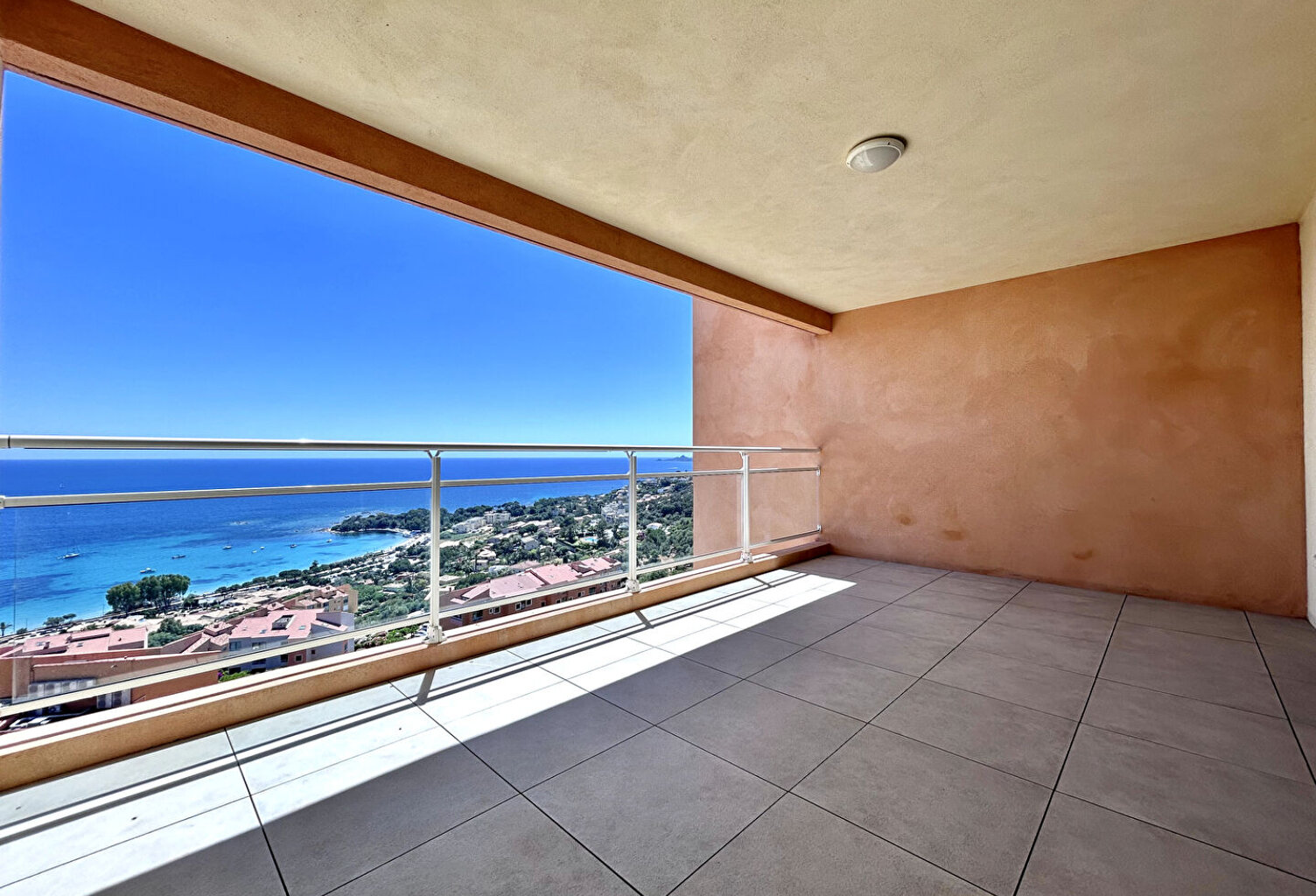 **AJACCIO ? ROUTE DES SANGUINAIRES ? SPACIEUX T5 DUPLEX DE 130 M² AVEC TERRASSE ET LOGGIA** — photo 1