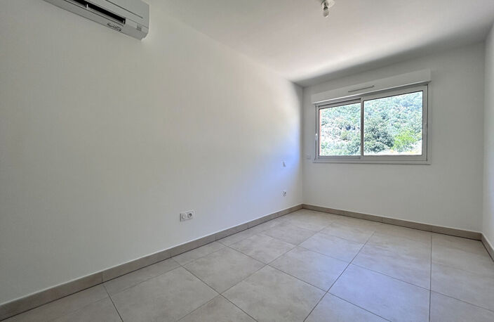 **AJACCIO ? ROUTE DES SANGUINAIRES ? SPACIEUX T5 DUPLEX DE 130 M² AVEC TERRASSE ET LOGGIA** — photo 4