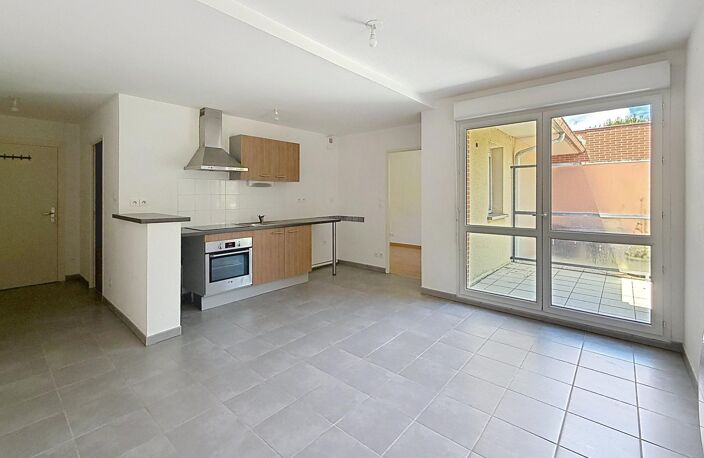Idéal investisseur  Appartement T2 vendu loué avec stationnements. — photo 2