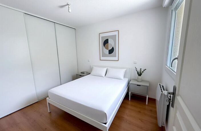 Idéal investisseur  Appartement T2 vendu loué avec stationnements. — photo 3