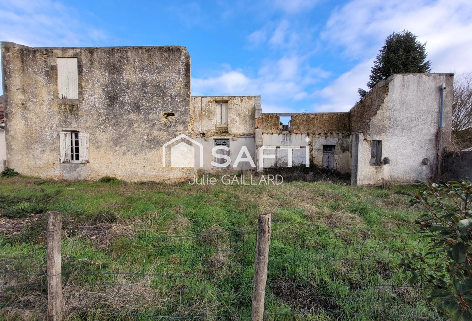 *** Bâtisse en pierres de 314 m2 à rénover entièrement *** — photo 1