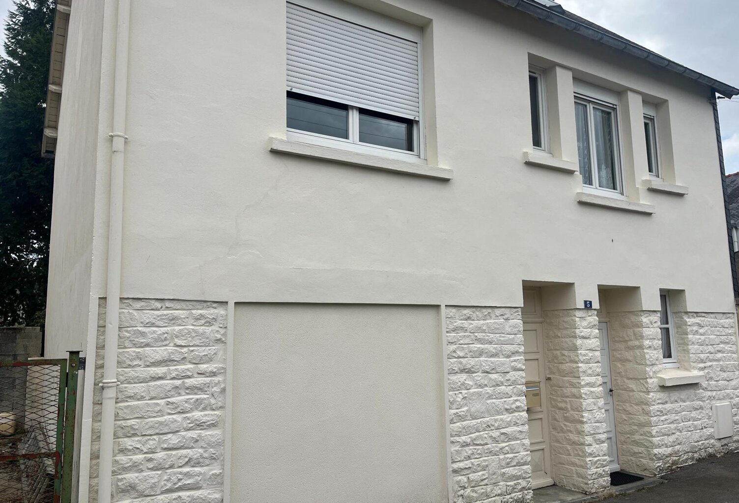Maison atypique avec salle de cinéma — photo 1