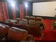 Maison atypique avec salle de cinéma — photo 4