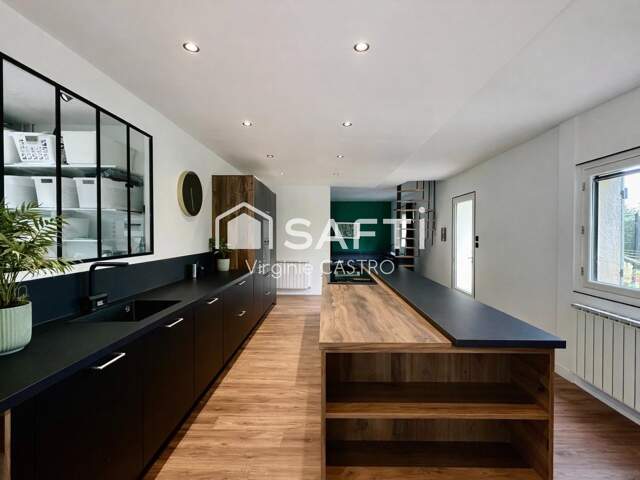 MAISON AUTHENTIQUE 5 PIECES avec DEPENDANCE + ESPACES STOCKAGES — photo du bien