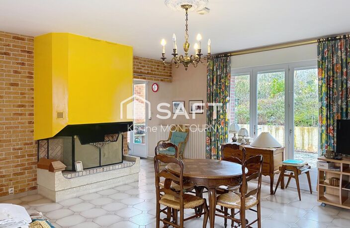 Maison spacieuse avec garage, jardin et dépendances — photo 3