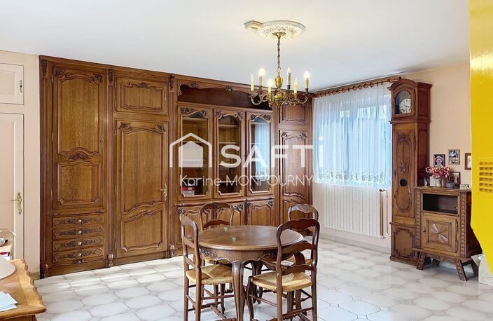 Maison spacieuse avec garage, jardin et dépendances — photo 4
