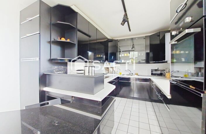 Le privilège des derniers étages pour ce duplex, la proximité de toutes les commodités — photo 3