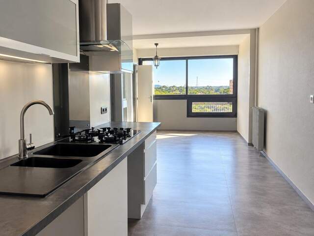 appartement Type 4, résidence avec parc, un garage — photo du bien
