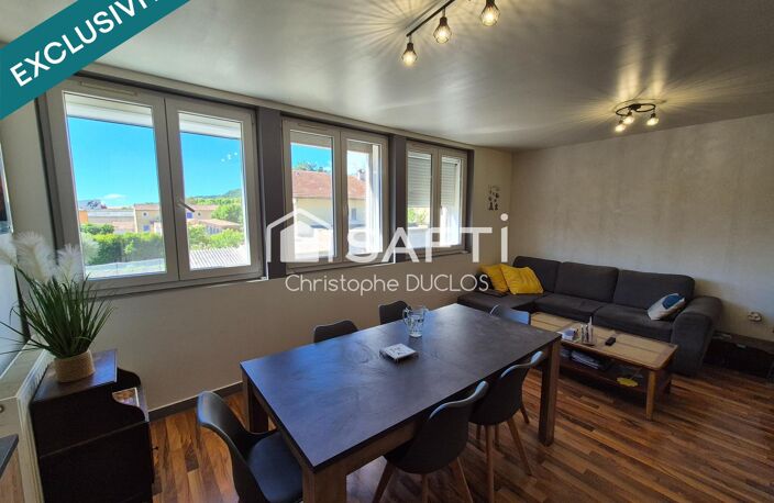 Spacieuse maison avec jardin et garages. — photo 3