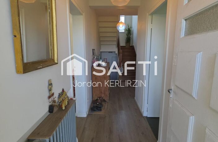 Maison de bourg de 131 m²  6 pièces  4 chambres  Terrain de 795 m² — photo 2
