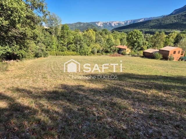 Terrain constructible ensoleillé avec vue panoramique. — photo du bien