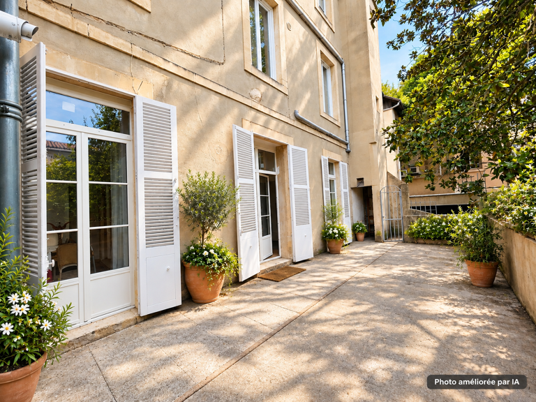 Appartement bourgeois avec terrasse et jardin — photo 1