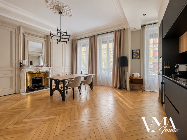 BEL APPARTEMENT DE 100 M2 RÉNOVÉ ET CLIMATISÉ — photo du bien