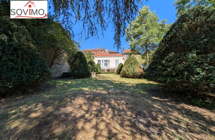 DANS LE CENTRE HISTORIQUE DE CONFOLENS,  INVESTISSEMENT LOCA — photo 3