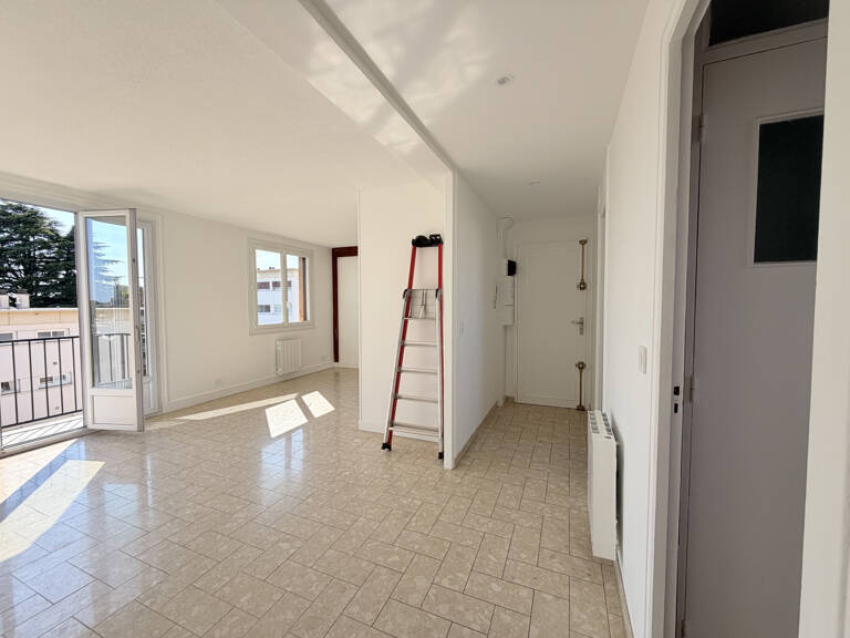 Antony   3 pièces 63 m2 rénové avec balcon, quartier calme — photo 1