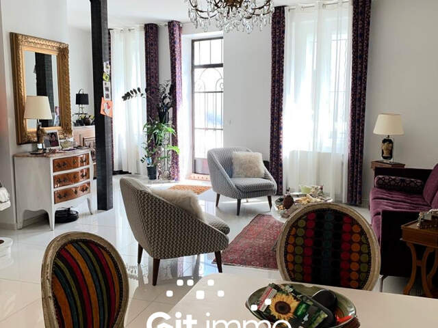 Maison de ville en R+2 — photo du bien