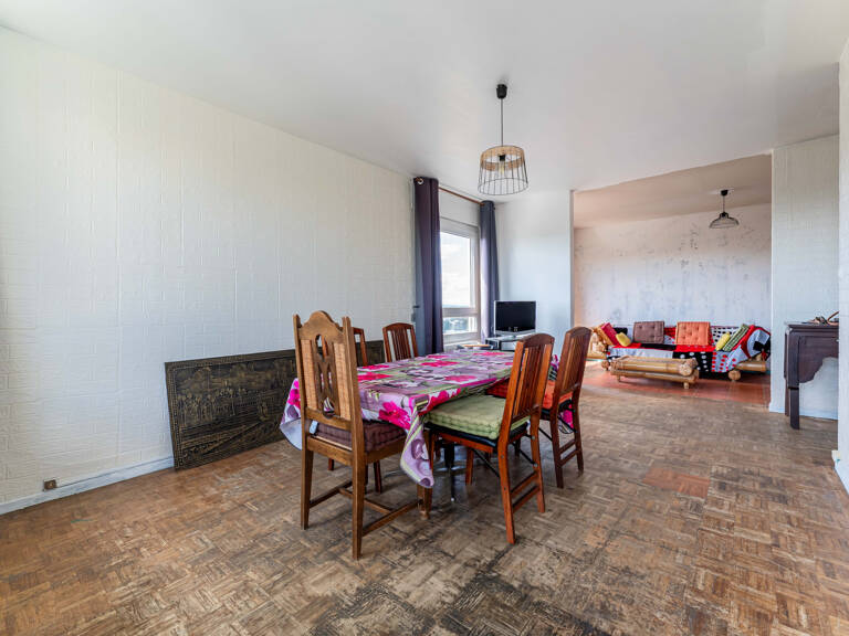 Appartement T4, 3 chambres, 100m2, balcon et cave — photo 1
