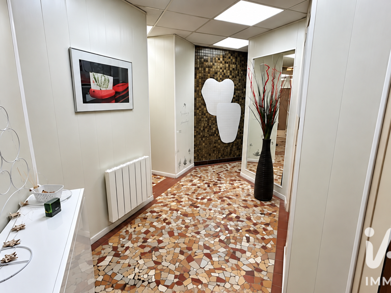 Vente Boutique/Local commercial 93 m&sup2; — photo 1