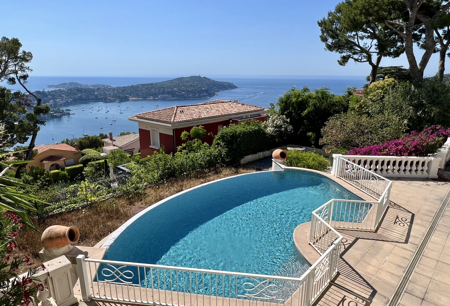 COL VILLEFRANCHE Villa 298m2 Vue Mer Panoramique Cap Ferrat Piscine Terrasse Jardin Garage Parkings — photo 1