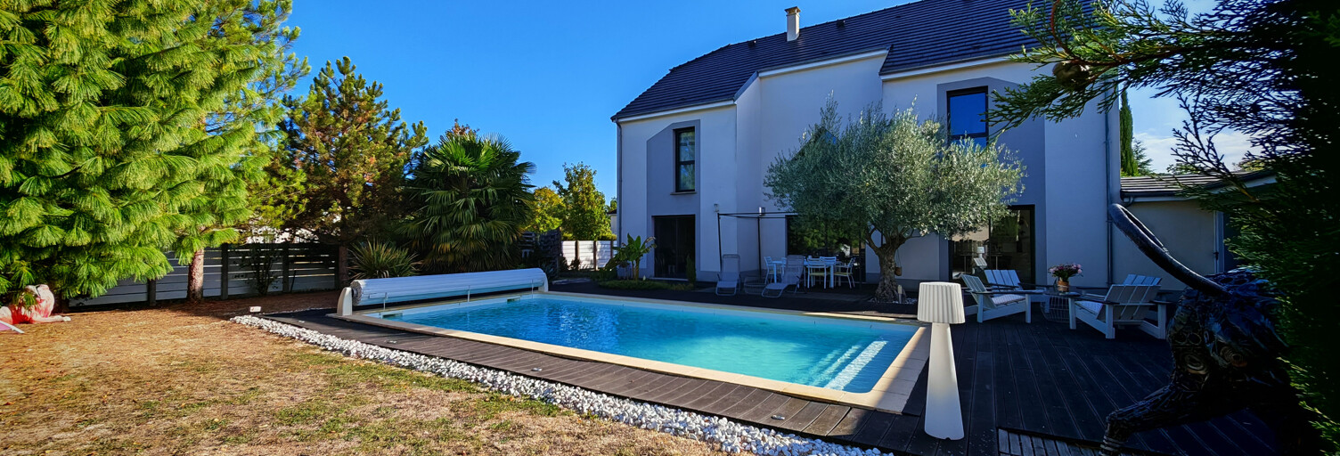 Maison 10 Pièces 255 m² à vendre à Saint-Julien-les-Villas (10800)