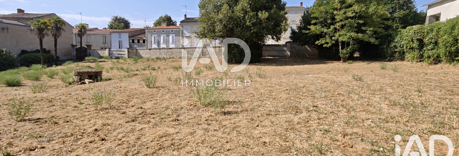 Terrain  1636 m² à vendre à Fontenay-le-Comte (85200)