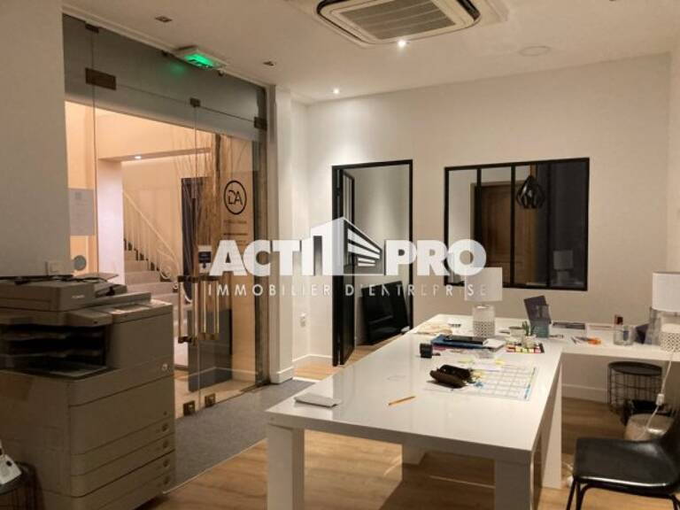 Bureaux à louer — photo 1