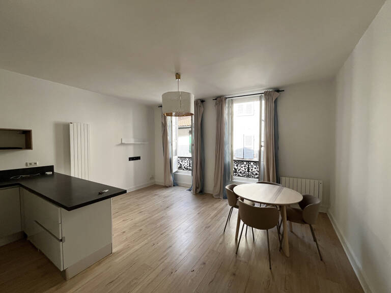 Appartement T2 au centre-ville dans un immeuble avec ascenseur — photo 1