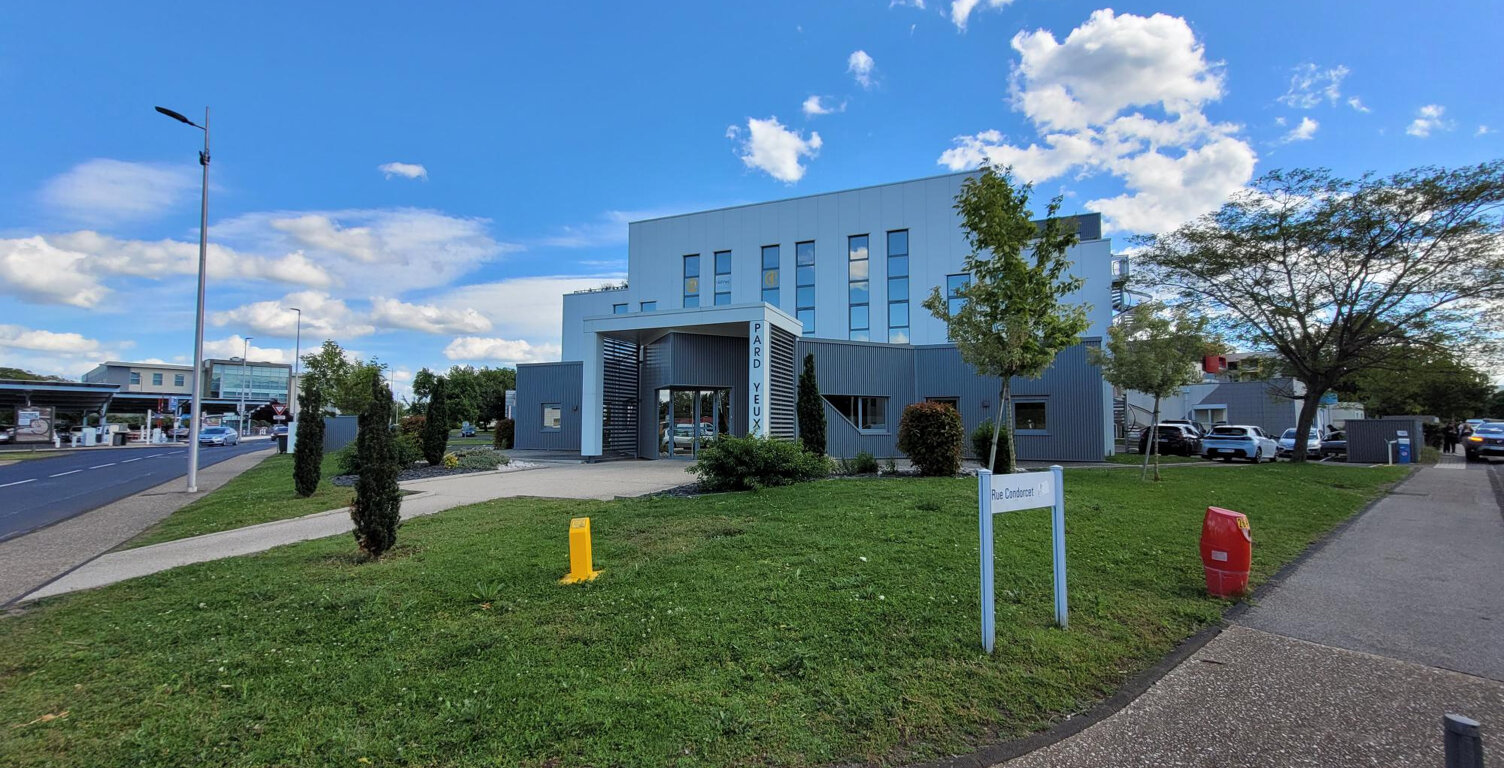 LOCAL PROFESSIONNEL  LA PARDIEU CLERMONT FERRAND — photo 1