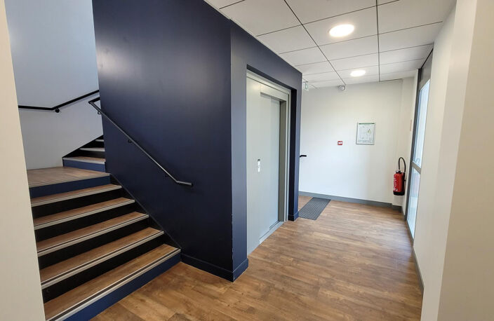 LOCAL PROFESSIONNEL  LA PARDIEU CLERMONT FERRAND — photo 4