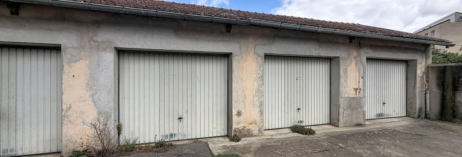 Garage   m² à louer à Montluçon (03100)