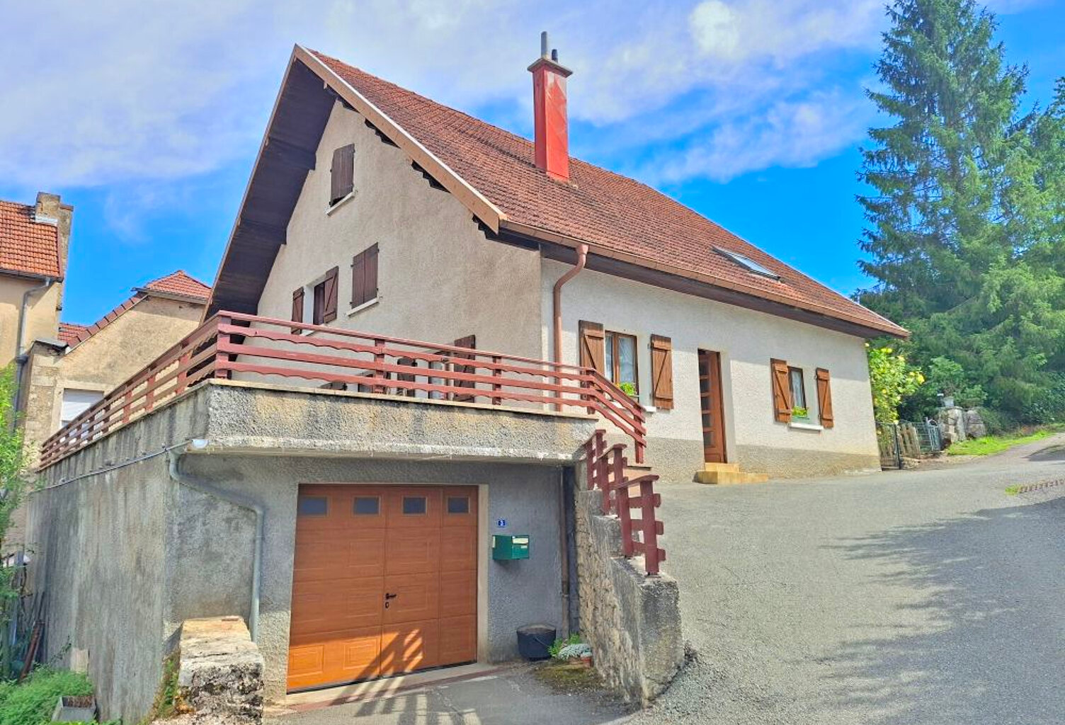 Maison Saint Hippolyte 12 pièces 190 m2, terrain de 338m2 avec grande terrasse — photo 1