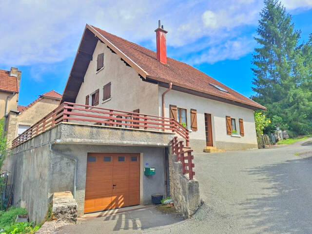 Maison Saint Hippolyte 12 pièces 190 m2, terrain de 338m2 avec grande terrasse — photo du bien