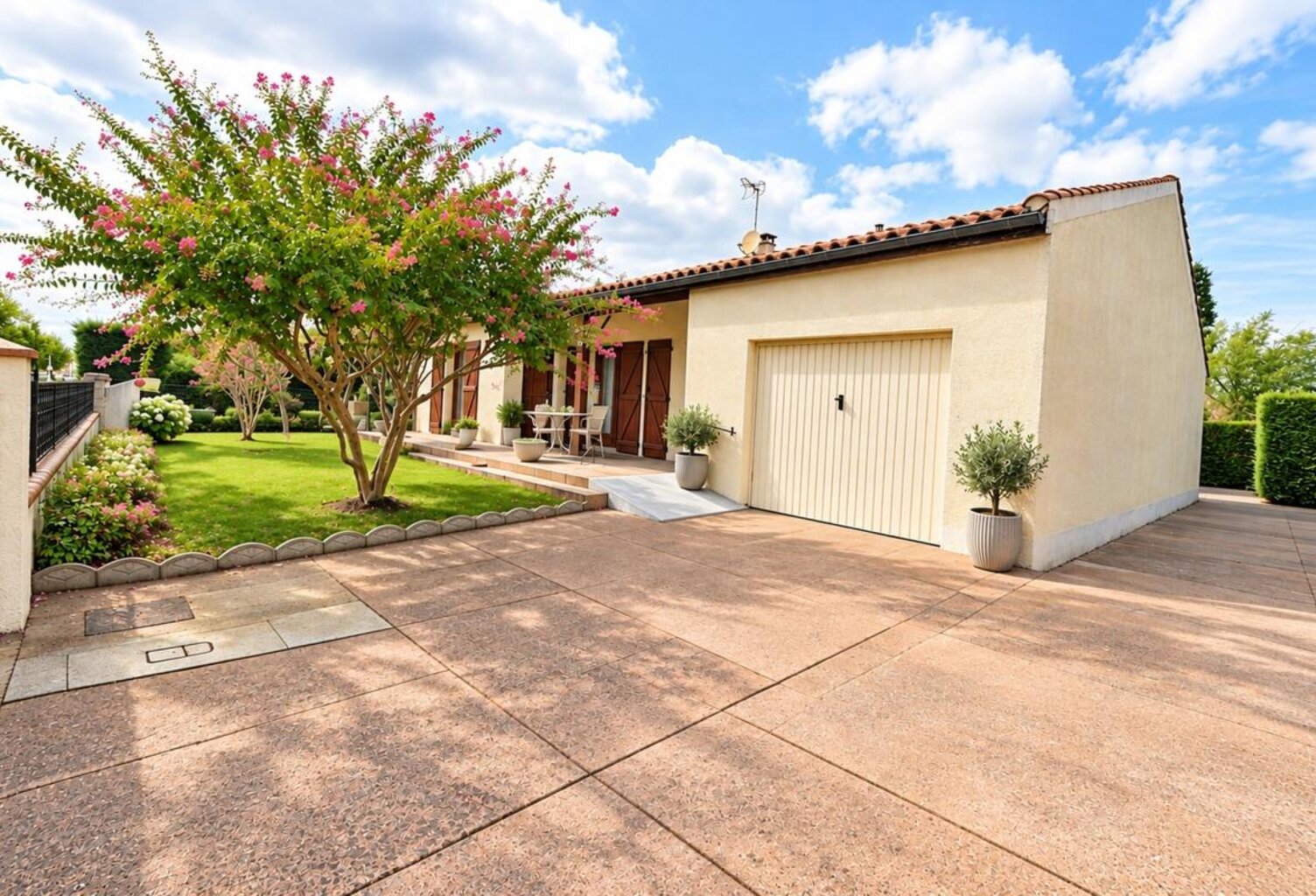 LESPINASSE – MAISON INDIVIDUELLE DE PLAIN-PIED 107 M² – 3 CHAMBRES – TERRAIN 740 M² – GRAND GARAGE — photo 1
