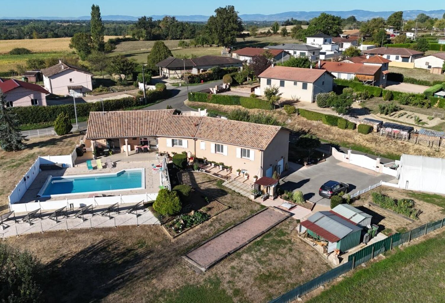 Maison familiale de 184 m² avec piscine et vue dégagée – Calme et confort — photo 1