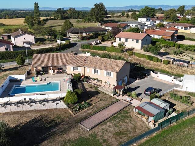 Maison familiale de 184 m² avec piscine et vue dégagée – Calme et confort — photo du bien