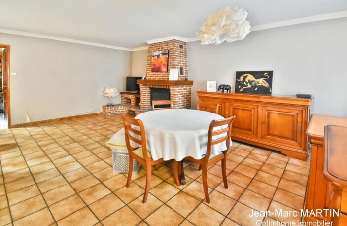 Maison familiale de 115 m² à Carnin : luminosité, 3 chambres et potentiel de valorisation — photo 2