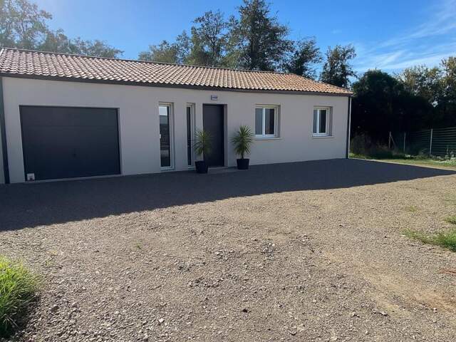 CURZON (85540) 15 MIN DES PLAGES ADORABLE VILLA PLAIN PIED 2025 AVEC 3 CHAMBRES ET GARAGE SUR 847 M² — photo du bien