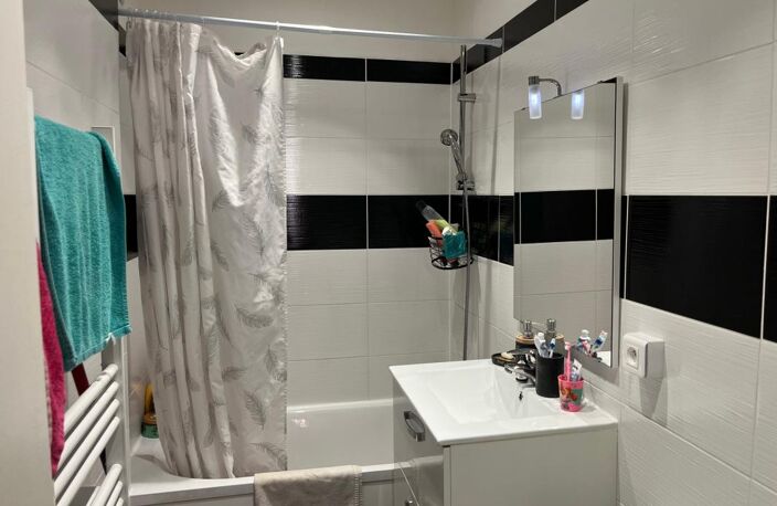 Appartement à vendre 2 pièces LIBOURNE CENTRE VILLE — photo 3