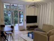 Ancienne Villa Rothschild – Élégant 2 pièces rénové avec terrasse et aperçu mer — photo 2