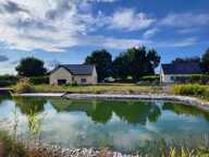 Maison de plain-pied à QUEMPERVEN (22450), piscine naturelle et verger ! — photo 2