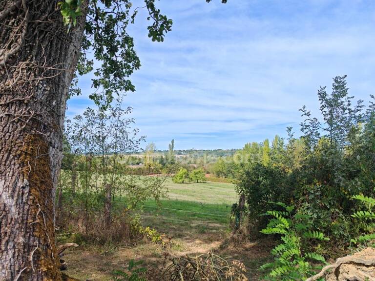 Propriété privée de caractère avec étang, prairies et hébergements sur plus de 7 hectares — photo 1