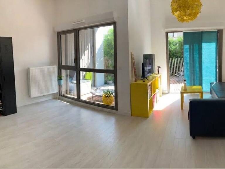 Bordeaux, quartier Euratlantique, T2 récent de 46 m2 avec extérieur de 28 m2 — photo 1