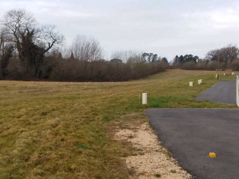Terrain à bâtir à Marsac-sur-l'Isle (24430) — photo 1