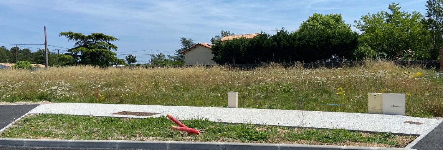 Terrain  700 m² à vendre à Camblanes-et-Meynac (33360)