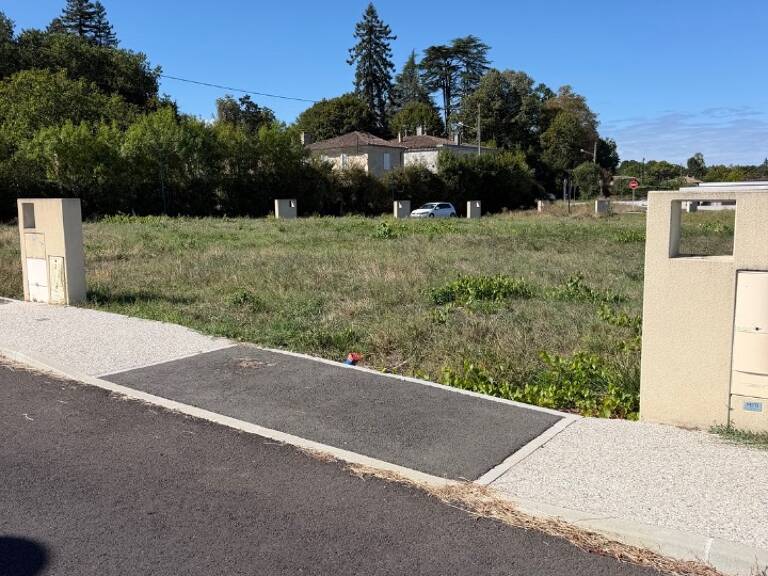 Terrain à bâtir à Camblanes-et-Meynac (33360) — photo 1