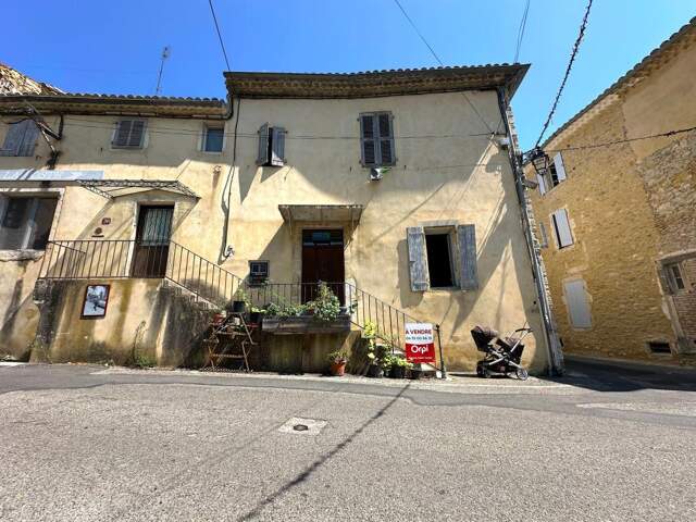 À vendre belle maison de ville à Saint Montan — photo du bien