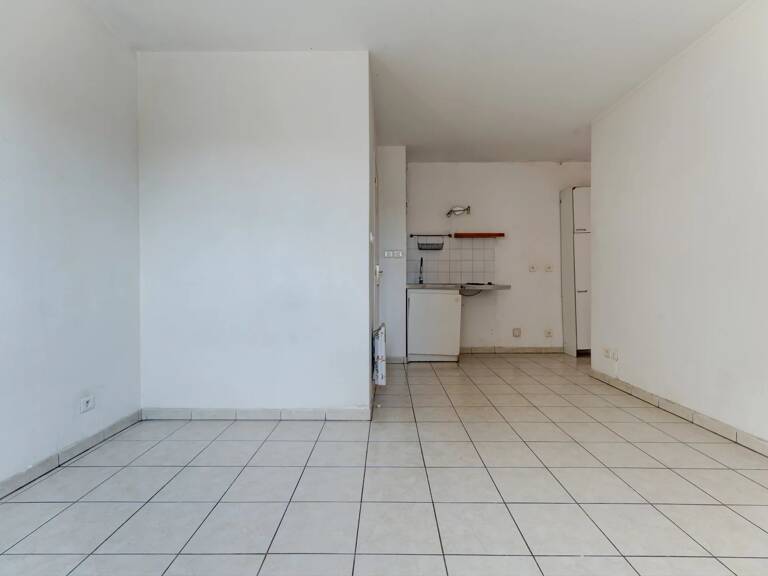STUDIO 23 M2 PROCHE GARE RIQUIER — photo 1