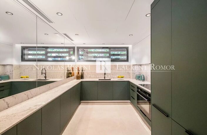 VILLA NEUVE - 350m² - AU COEUR DE JEAN-SAINT-CAP-FERRAT — photo 5