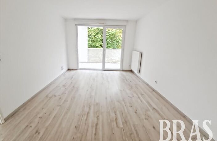Coubertin, Appartement T2 avec terrasse — photo 2
